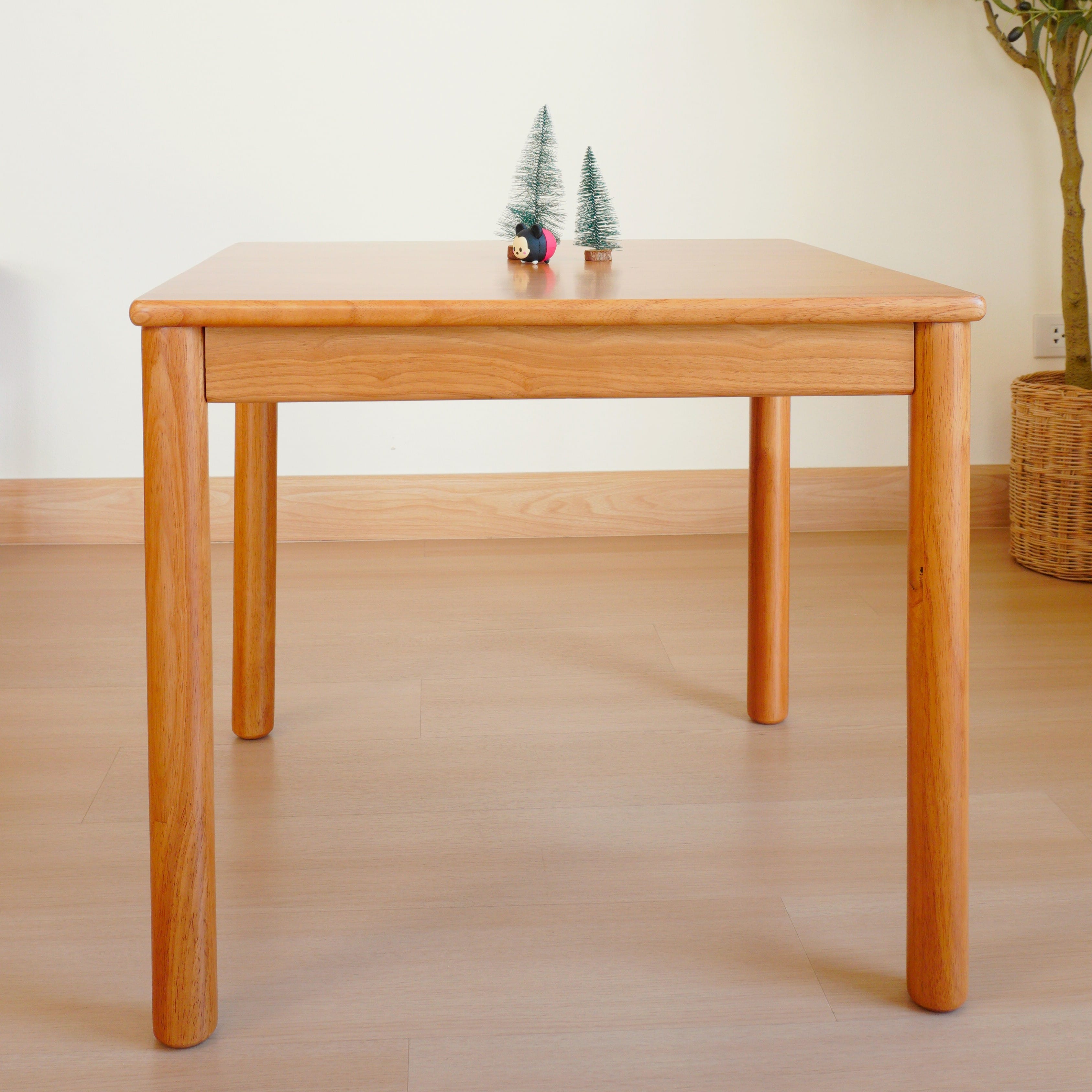 โต๊ะสำหรับเด็ก ไม้ยางพาราแท้ MAAI DESIGN รุ่น SORA TABLE KIDS สีโอ๊ค_5